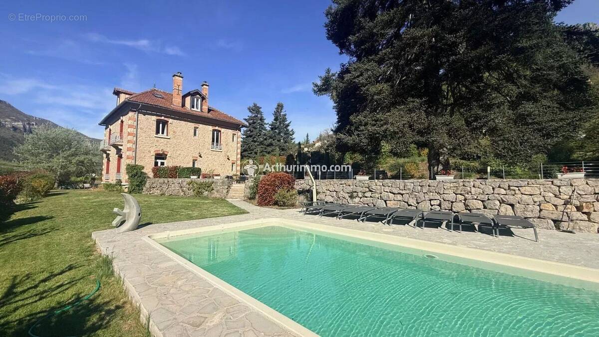 Maison à MOSTUEJOULS