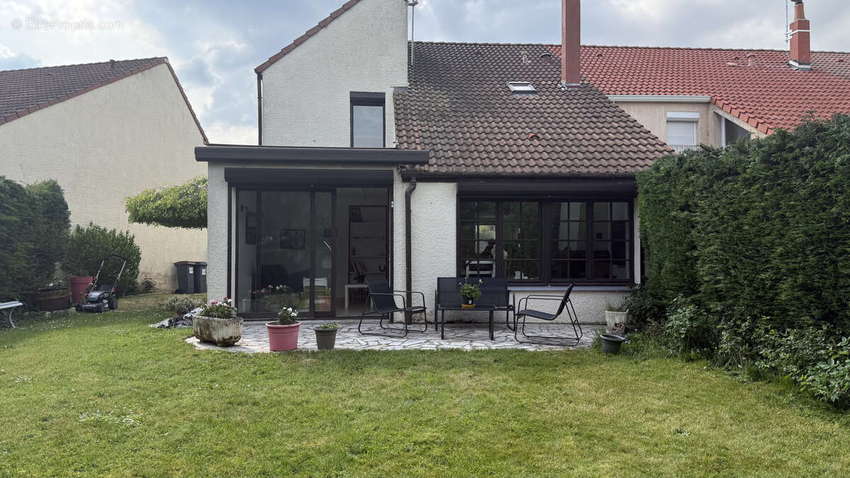 Maison à EMMERIN
