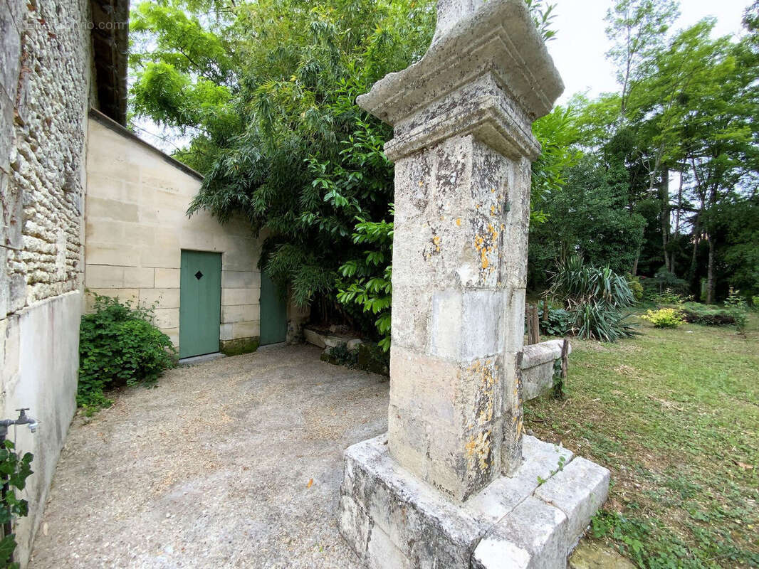 Maison à JONZAC