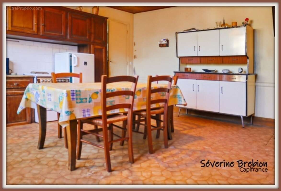  Grande maison à rénover + atelier – Idéale pour famille ou investisseur – Celles-sur-Durolle (63) - photo 2
