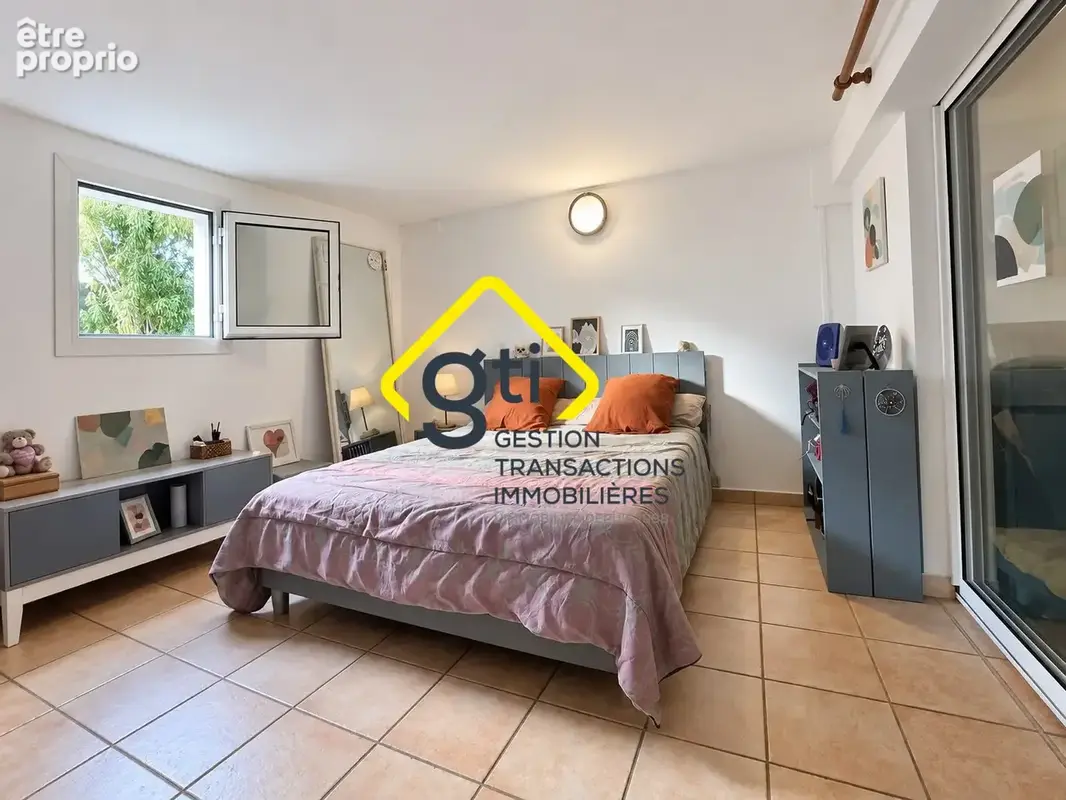 Maison 7 pièces 214 m² à vendre à Sainte-Suzanne (97441) - photo 3