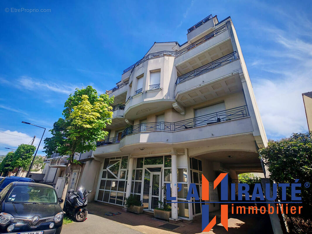 Appartement à SARTROUVILLE