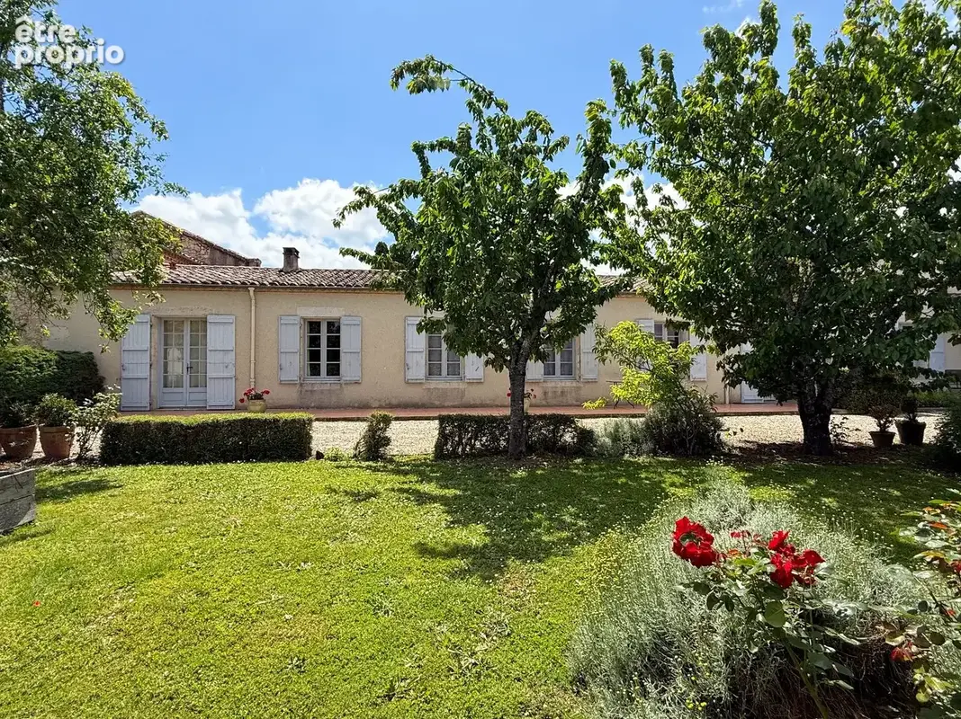 Superbe Ancien Couvent avec Jardins Privés et Piscine - photo 34
