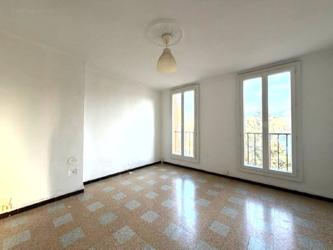 Appartement à MARSEILLE-9E