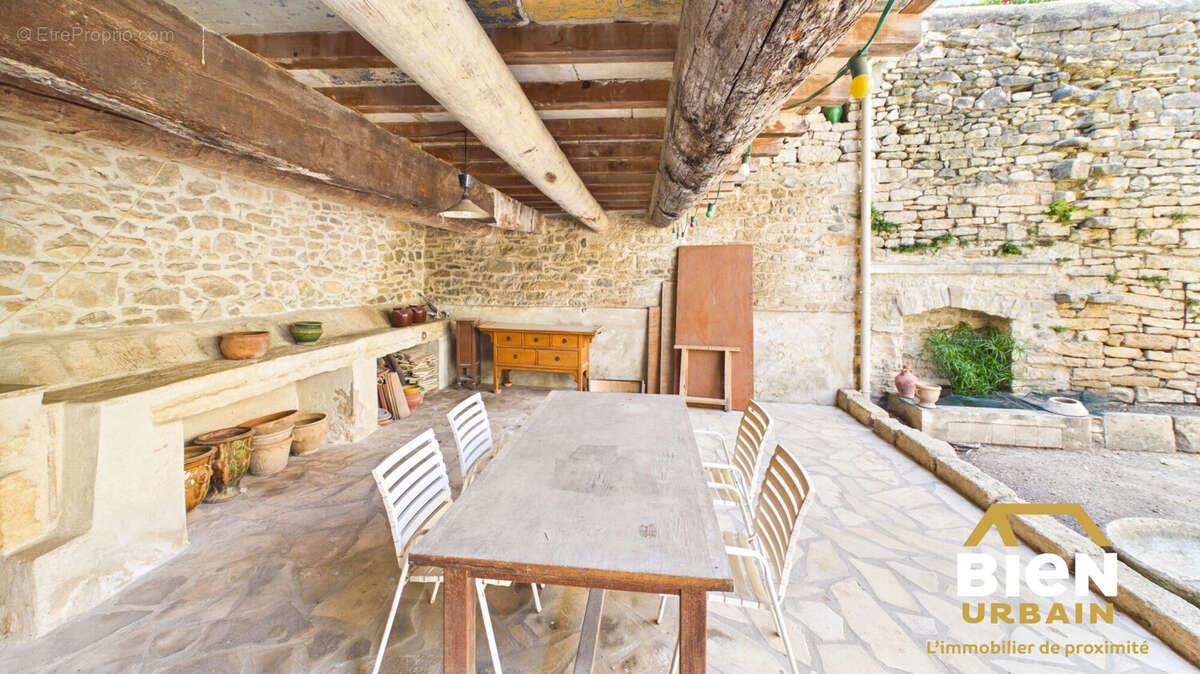 Maison 290 m² à Calvisson  - photo 2