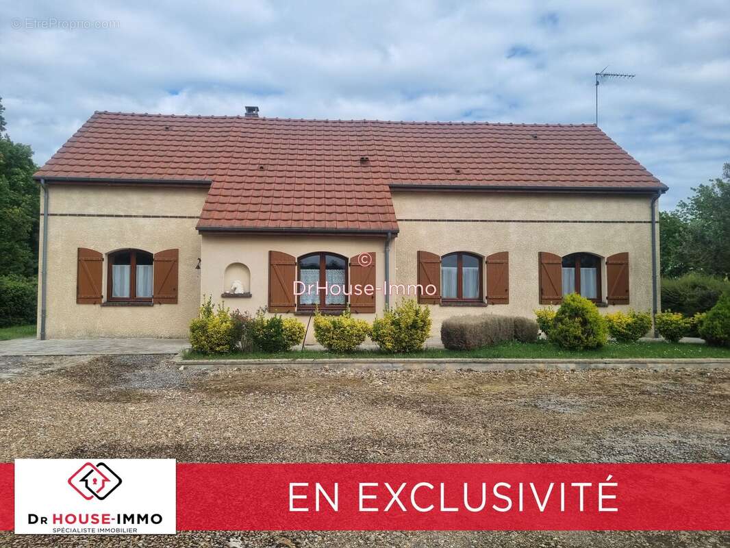 Maison à LA SELLE-EN-HERMOY