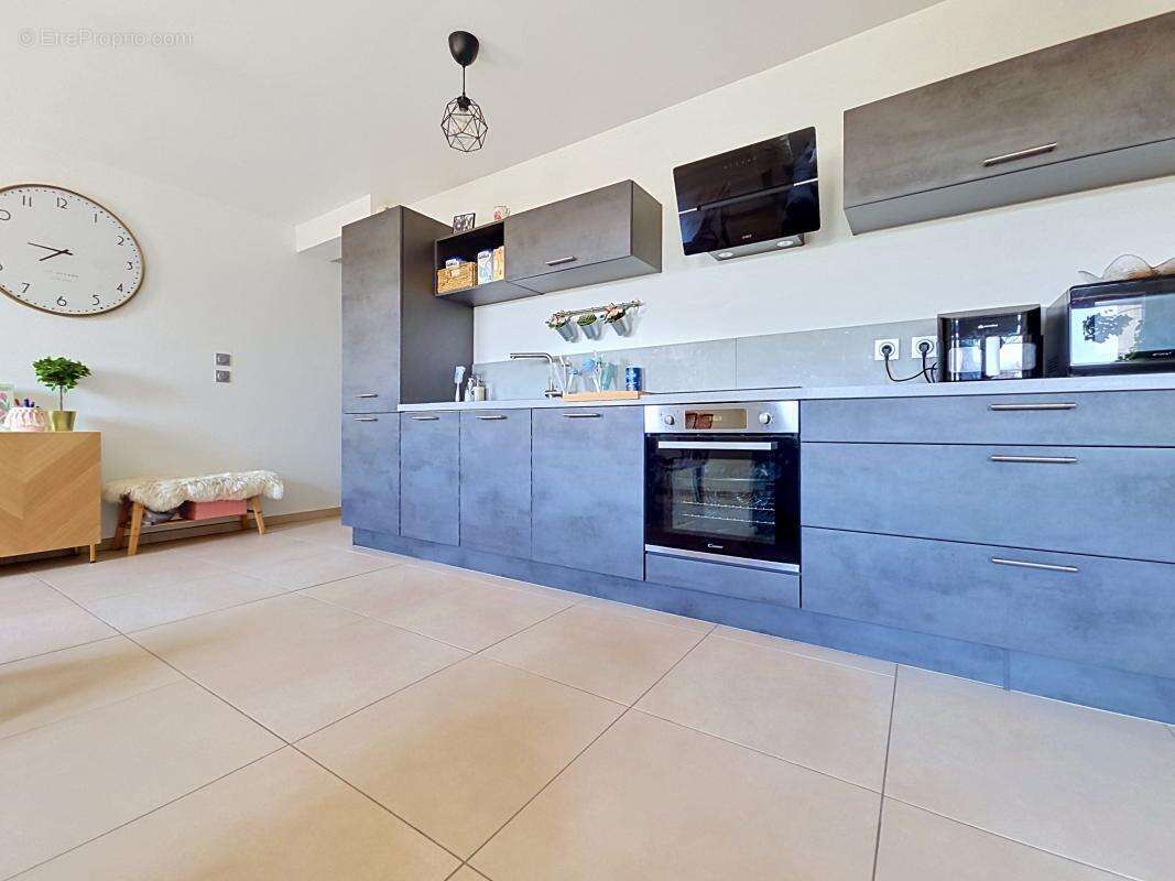 Appartement - Duplex - 2 Chambres - Cave - Place de parking privative en sus - Proche commodités - photo 8