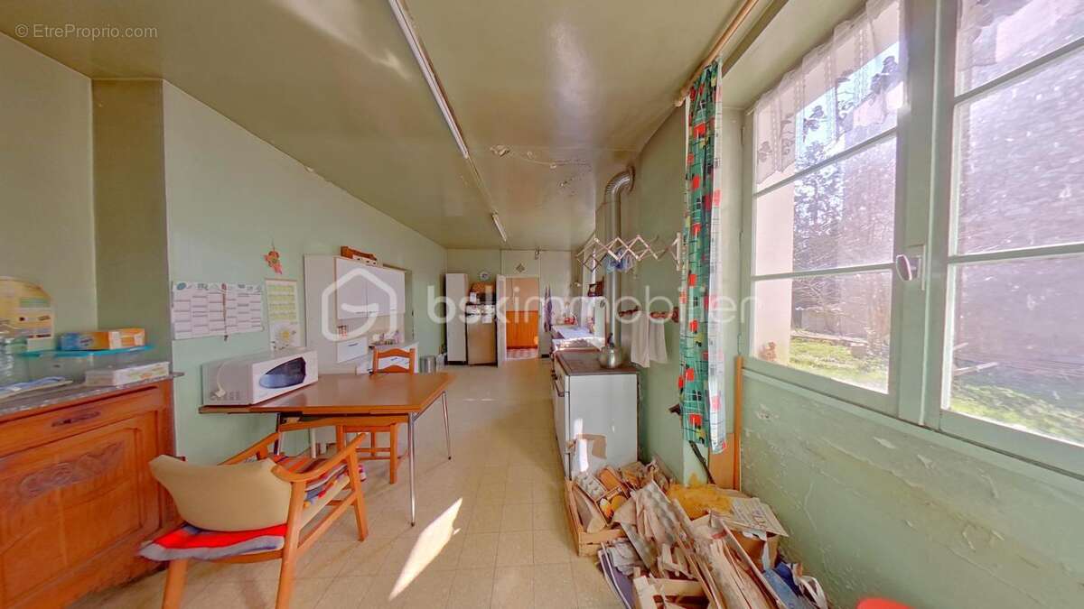 Maison de caractère de plain pied avec jardin et dépendances au centre-ville ! - photo 14