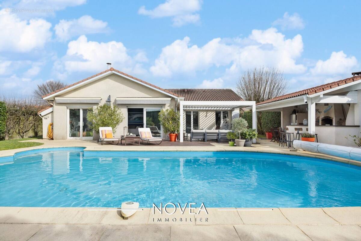 Maison à CAILLOUX-SUR-FONTAINES