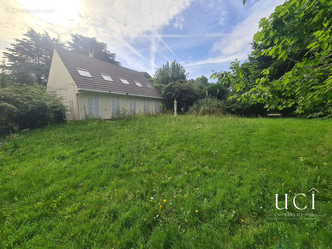Maison 200 m² à Treillieres  - photo 2