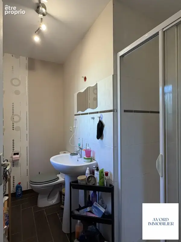 Salle d'eau de la chambre parentale 
