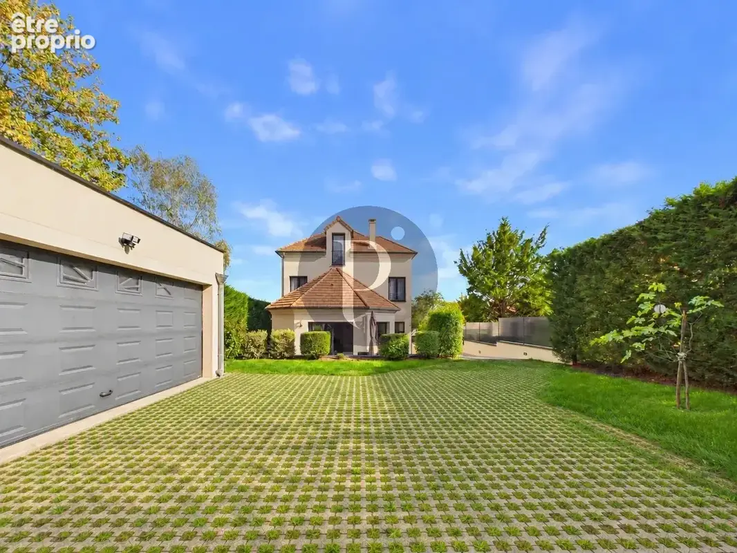 Exclusivité - propriété 8 pièces - réception 85 m² - 5 chambres -terrain 660 m² - photo 2