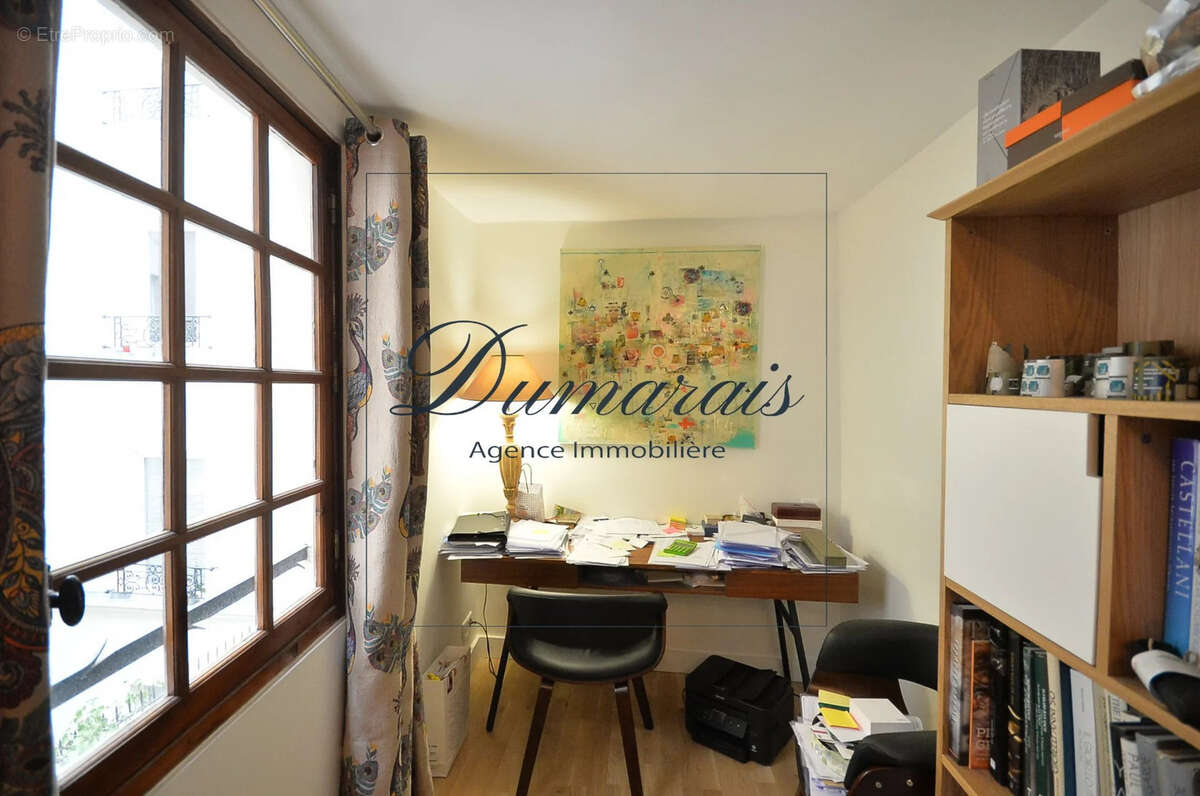 Appartement à PARIS-3E