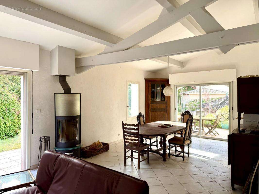 Maison à L&#039;ISLE-SUR-LA-SORGUE