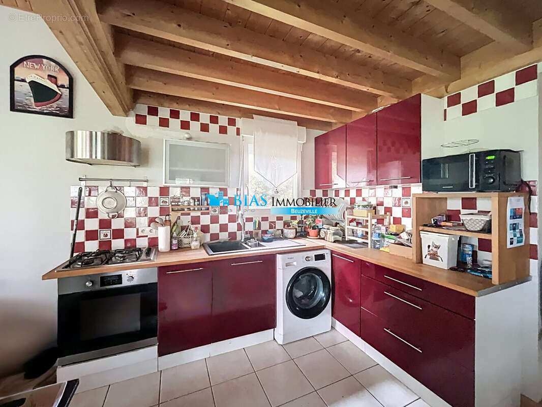 CUISINE AMENAGEE - Maison à MARTAINVILLE