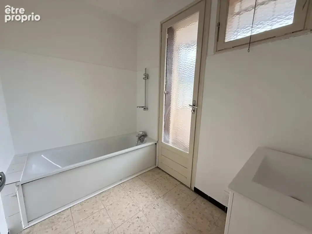 Appartement 85 m² à Nimes  - photo 9
