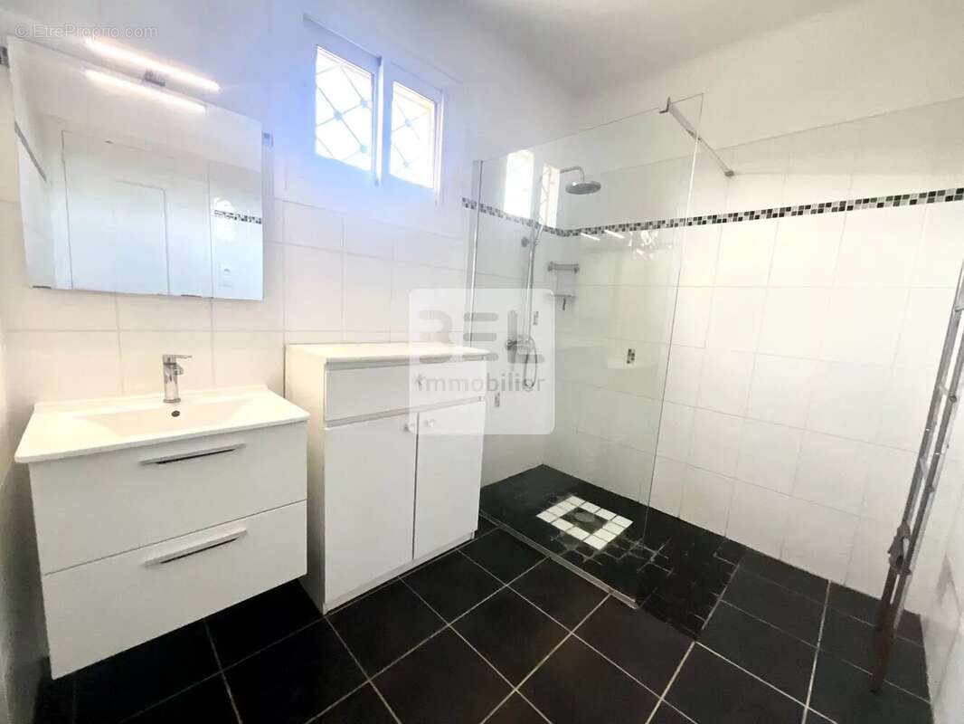 Maison à BAGNOLS-SUR-CEZE