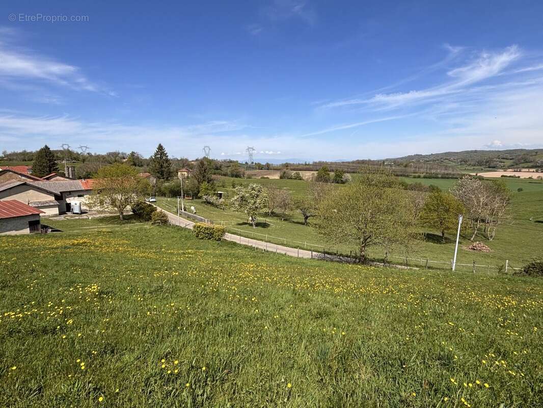 2 - Maison à CHAMPIER