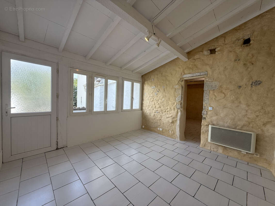 Maison à SAINTE-ANASTASIE