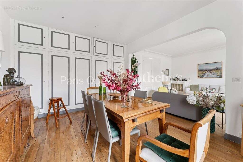 Appartement à NEUILLY-SUR-SEINE