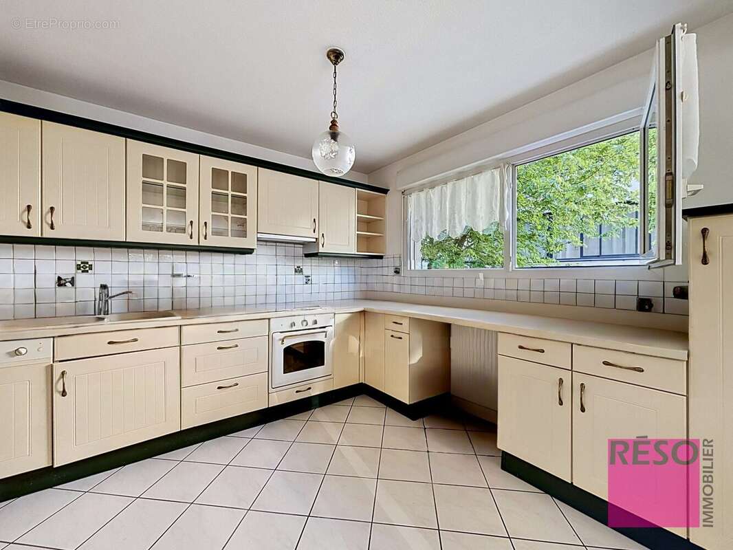 Appartement à COLLONGES-SOUS-SALEVE