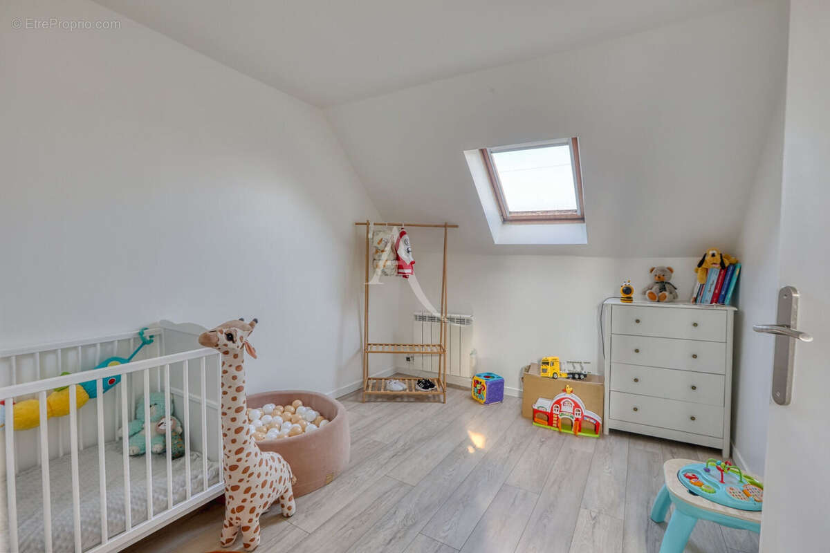 Maison à LES MUREAUX