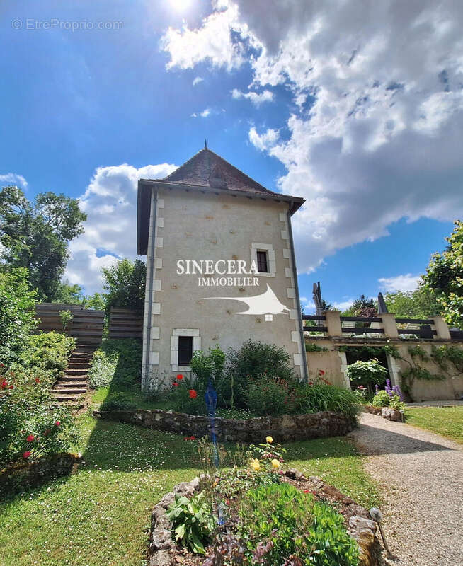 Maison 230 m² à Bourdeilles  - photo 4