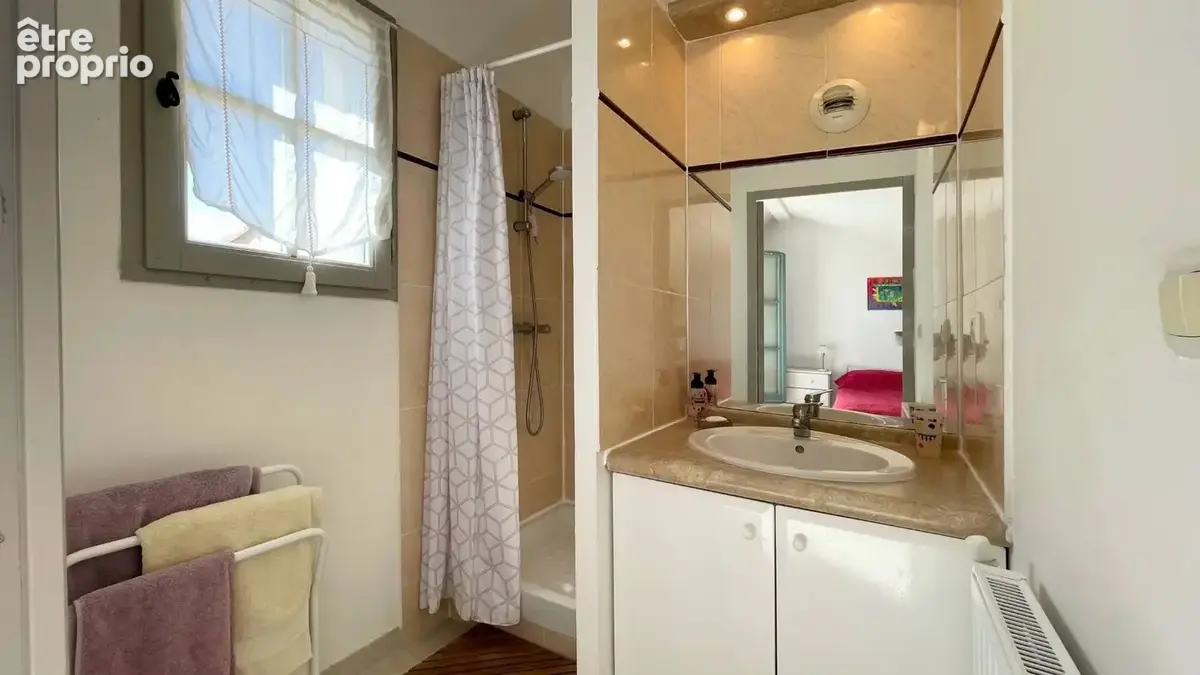 Uzès, lumineux duplex avec deux terrasses et garage, à pied du centre historique - photo 17