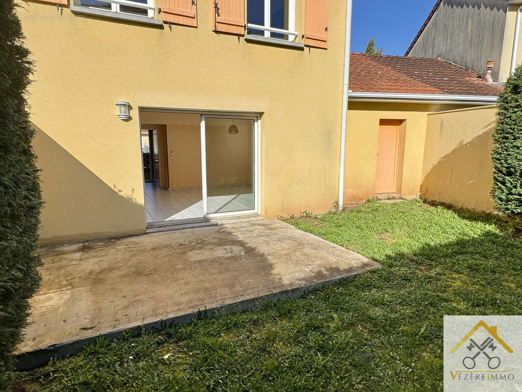 Maison à OBJAT