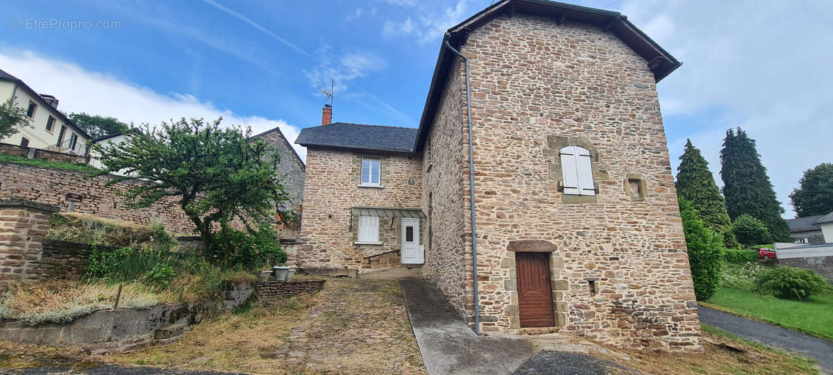 Magnifique corps de ferme en pierre avec terrain attenant à Palazinges - photo 9