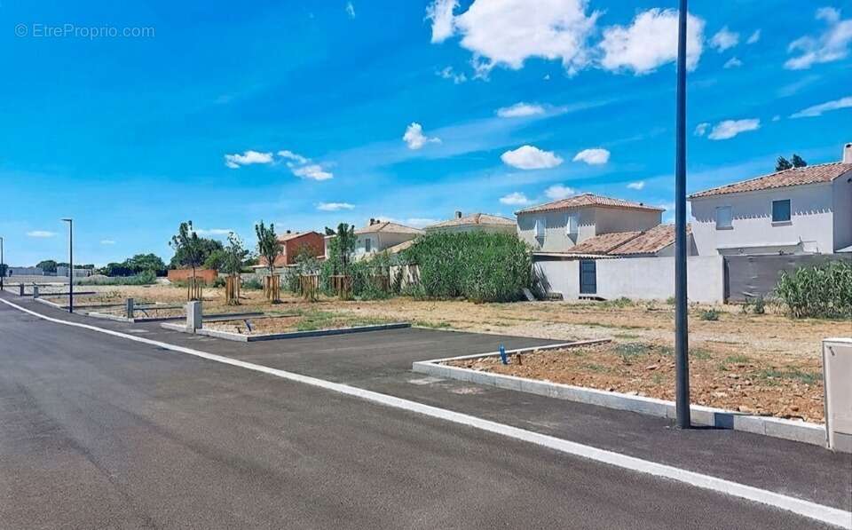 Terrain 370 m² à Port-De-Bouc  - photo 2