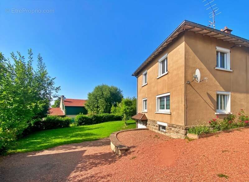 Maison à LA CLAYETTE