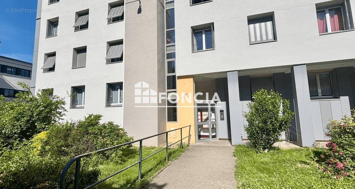 Appartement à SAINTE-FOY-LES-LYON