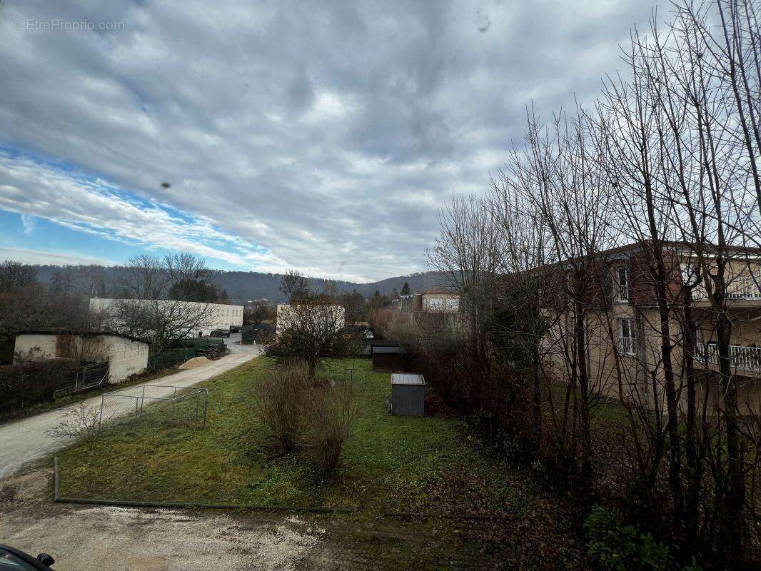 Appartement à VOUJEAUCOURT