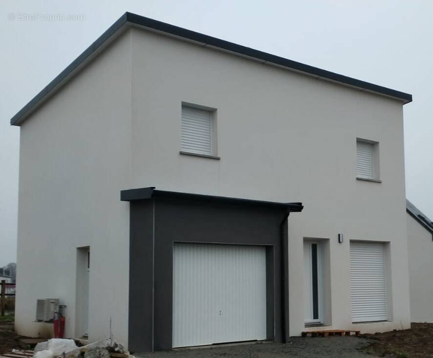 Maison à PLOUZEVEDE