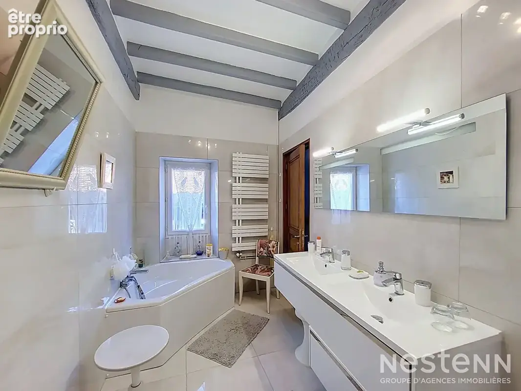 A vendre Maison de village en pierre de 173 m² avec garage et petit extérieur au coeur du village. - photo 16