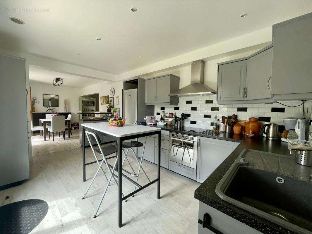 Maison à BURES-SUR-YVETTE