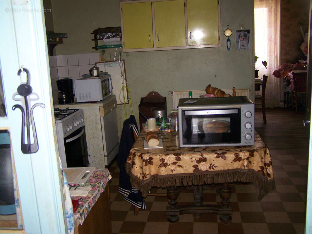 Maison à SAINT-SULPICE-LES-FEUILLES