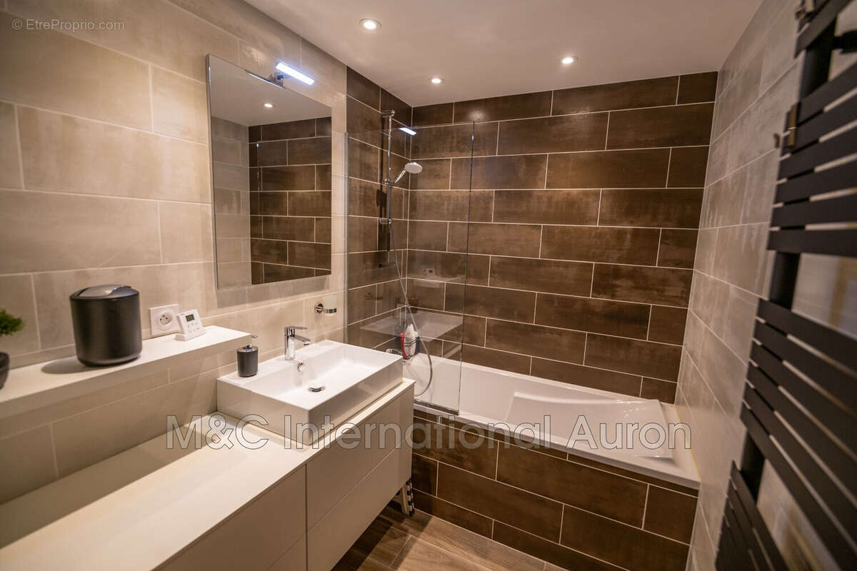 Appartement à SAINT-ETIENNE-DE-TINEE