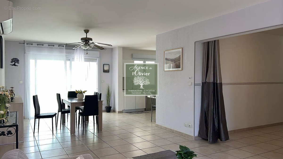 Appartement à SAINT-MARTIN-DE-CRAU