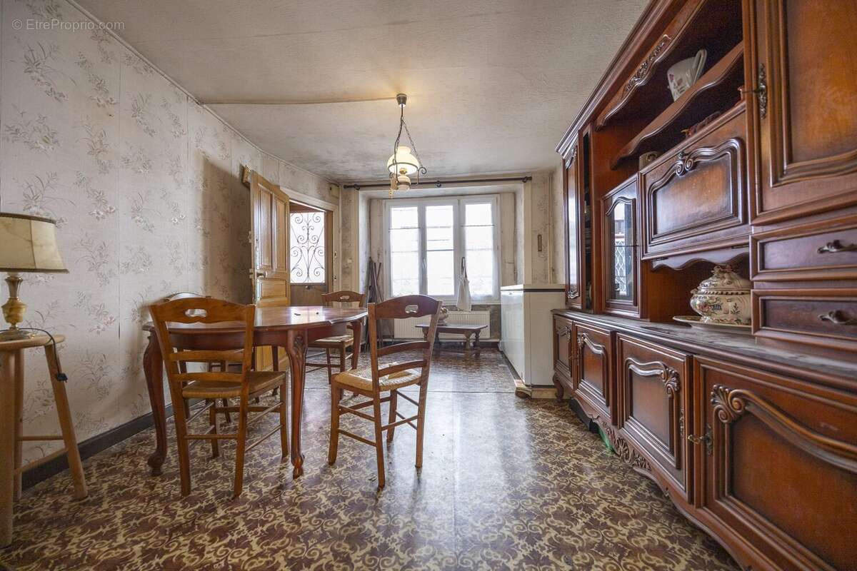 Maison 101 m² à Pleaux  - photo 3