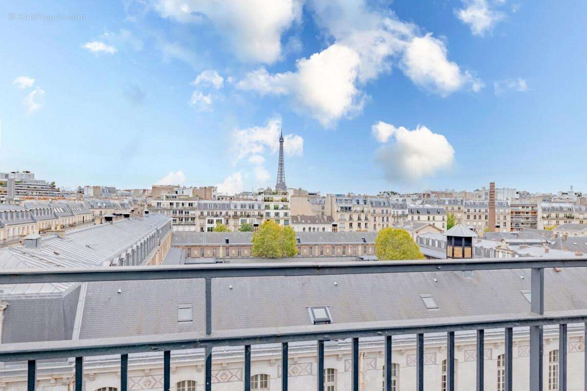 Appartement à PARIS-16E