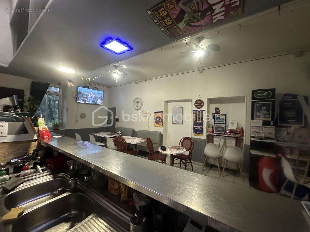 Commerce à GAGNIERES