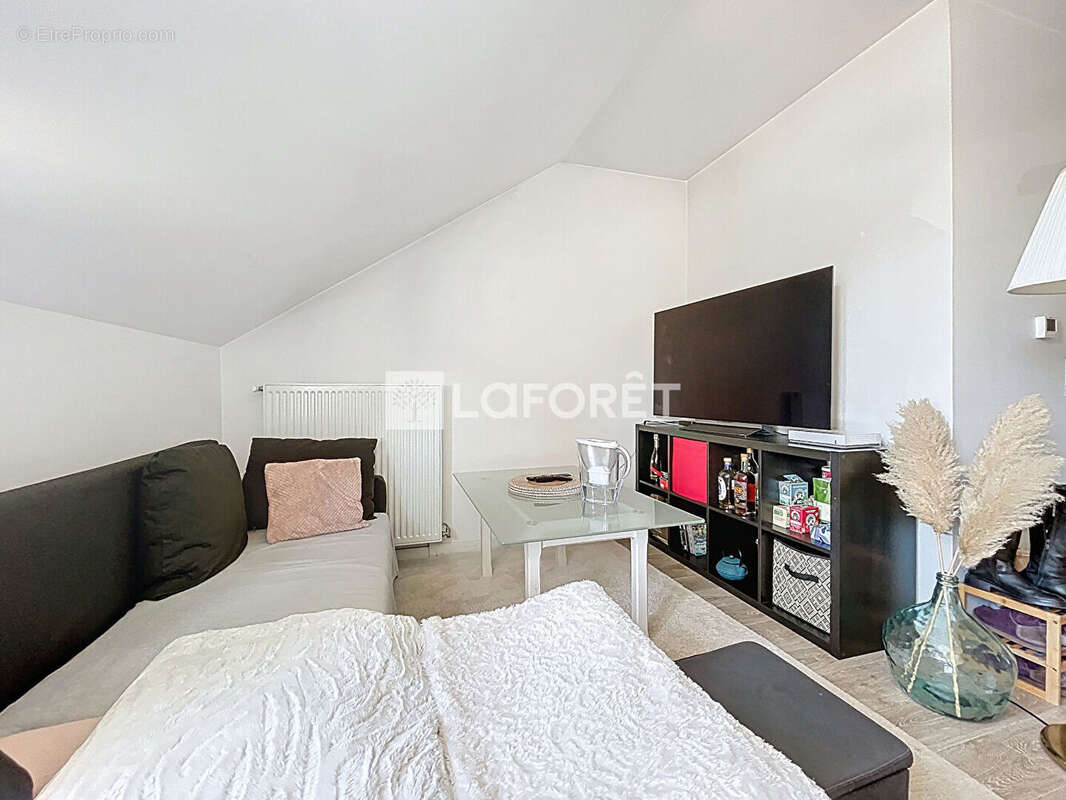 Appartement à CHILLY-MAZARIN