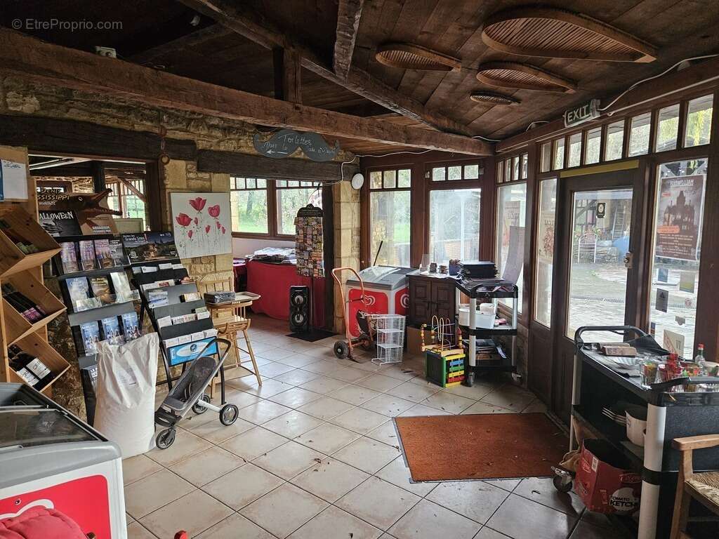 Commerce à SAINT-FRONT-SUR-LEMANCE