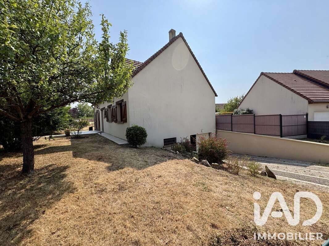 Maison 141 m² à Veretz  - photo 3