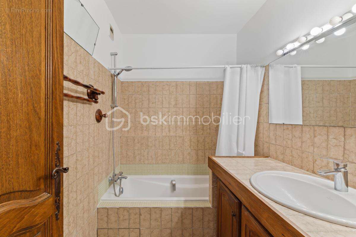 Appartement à VENCE