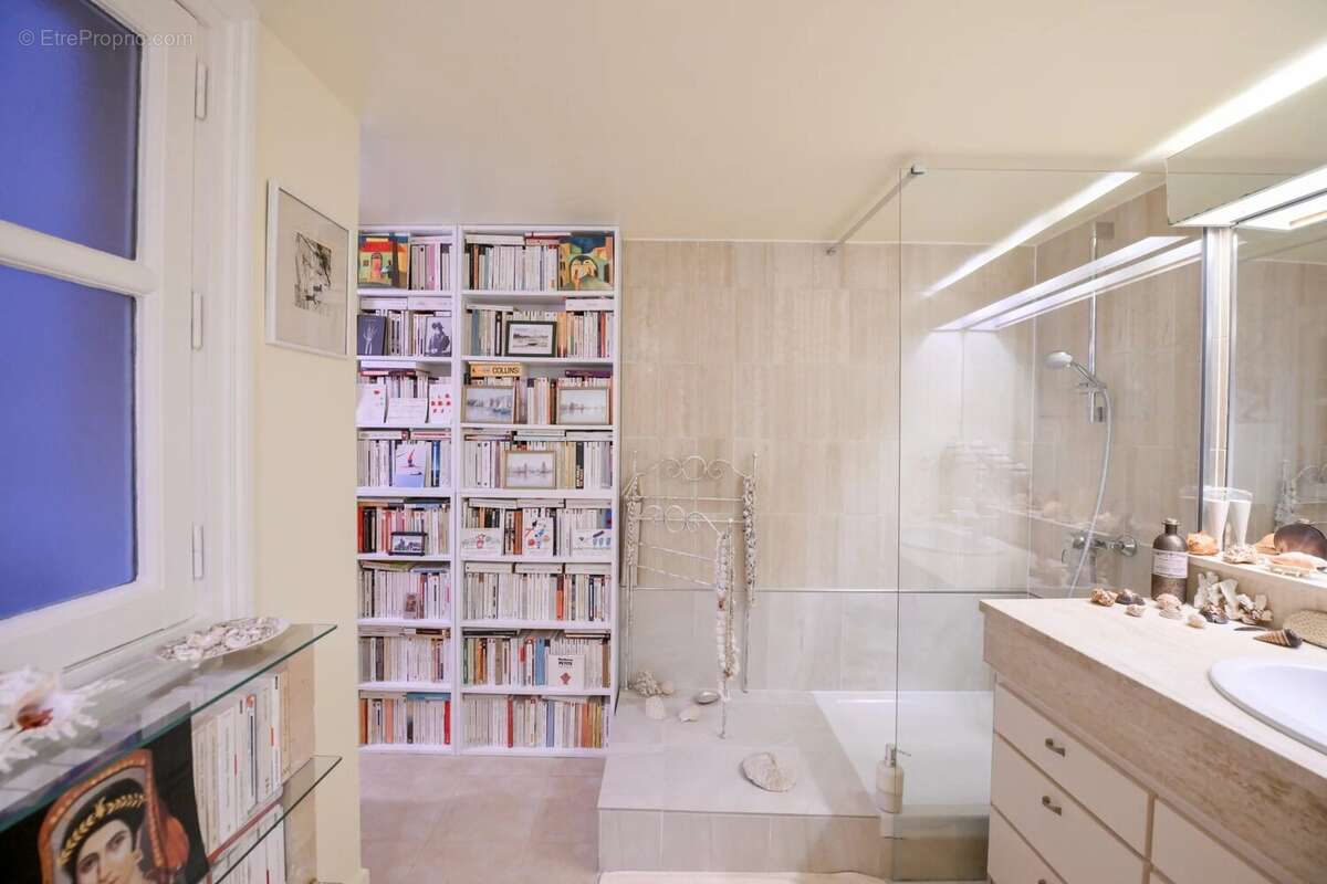Appartement à PARIS-3E