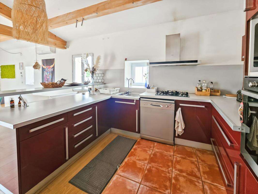 Maison à SAINTE-ANASTASIE