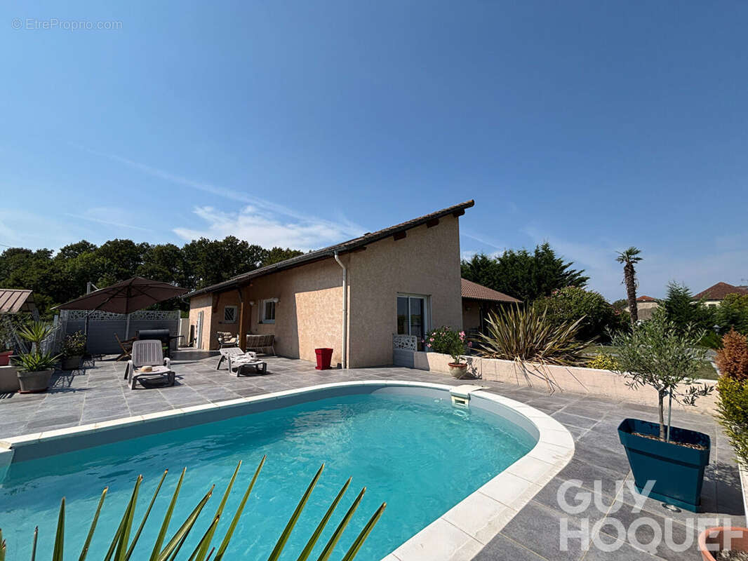 Coup de coeur, volumes, confort, piscine et calme absolu ! - photo 2